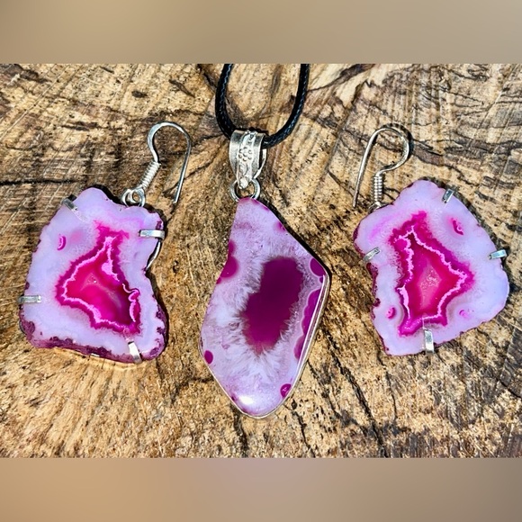 Pink Drusy Solar Agate Pendant & Earrings Set - Picture 3 of 11